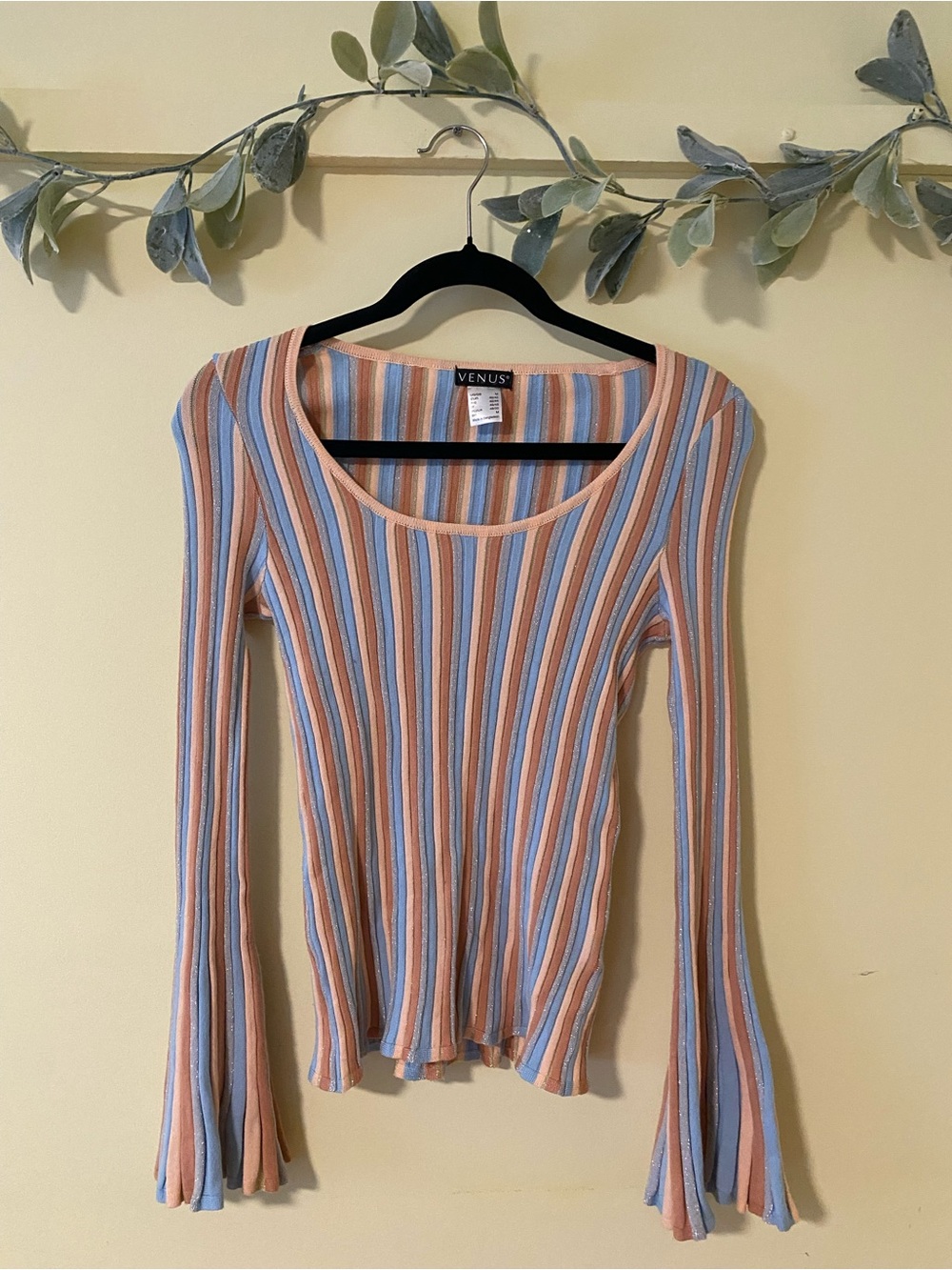 Venus Retro Bell Sleeve Ribbed Sweater Top - Picture 4 of 7